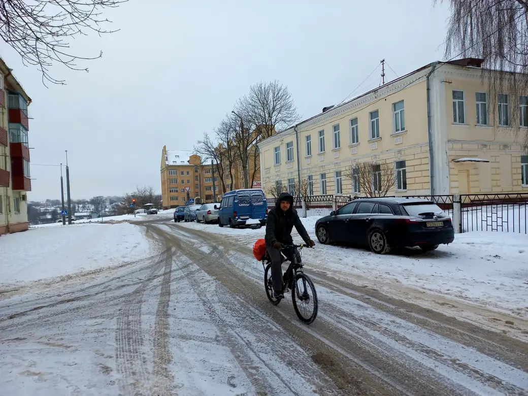 27.01.2022 г., ул. Лазаренко. Не всем же лыжниками быть