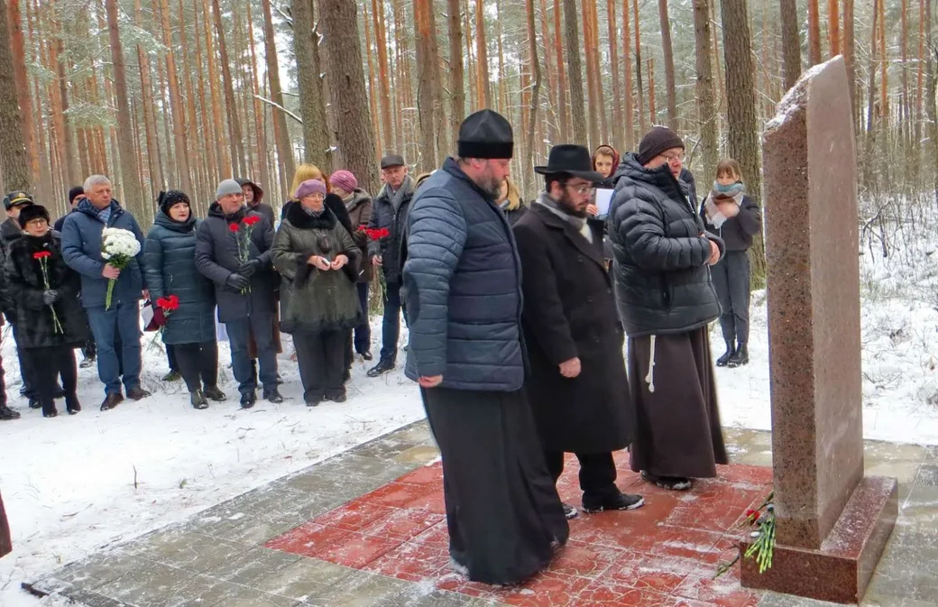 27 января 2022 года. Открытие памятника жертвам Холокоста возле Ясени в Осиповичском районе. В