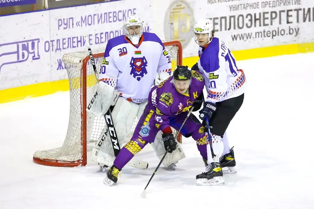 Могилевские хоккеисты в овертайме уступили брестчанам. 27.01.2022. Могилев