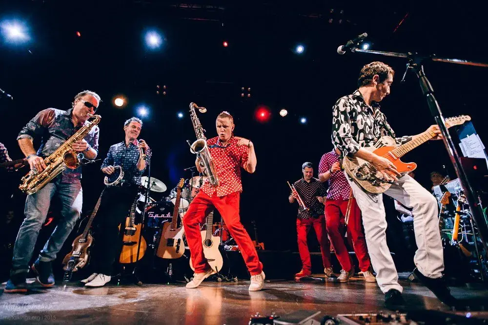 Даже зимой на концерте «Браво» можно хорошо себе представить, как на самом деле выглядит «Оранжевое лето»