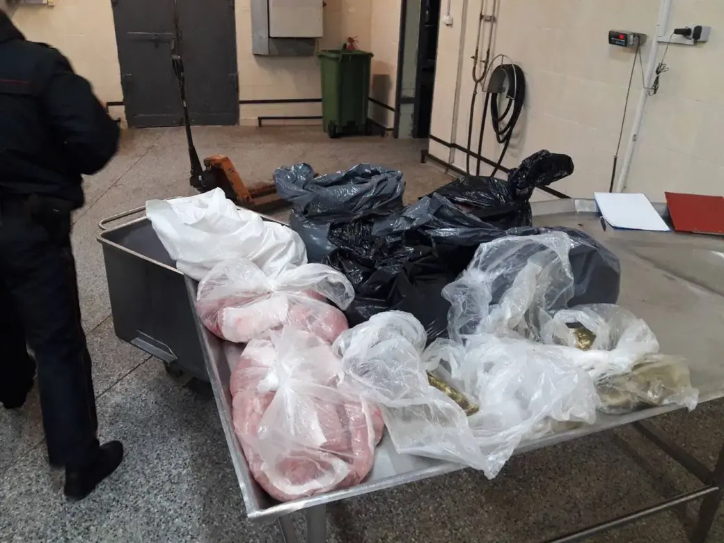 Мясную продукцию стоимостью более 1800 рублей попытались похитить трое могилевчан. 31.01.2022