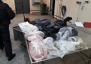 Мясо на 1800 рублей попытались украсть с предприятия трое могилевчан