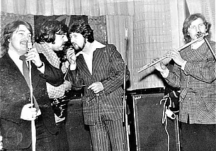 Флейта, гитары и старые друзья, которые иногда куда-то исчезают