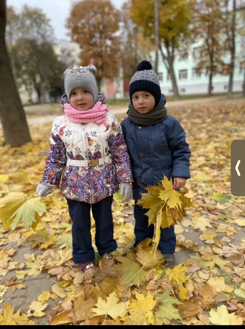 Эти два пупса - не разлей вода, но иногда, бывает, как и все погодки, дерутся