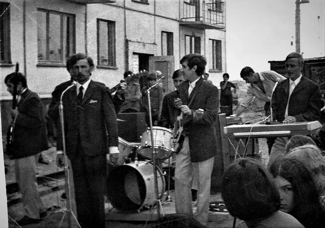 1970-е годы. Выступление «Оптимистов» на комсомольско-молодежной стройке