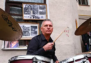 Барабаны судьбы Александра Лущенкова