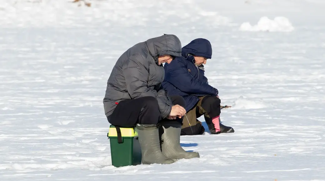 12.02.2022 г. Могилев, Фатинский залив. На рыбалке и помечтать можно, и о жизни поразмыслить...