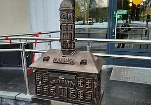 Возле Главпочтамта по улице Первомайской в Могилеве установили необычный почтовый ящик