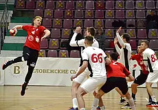 Гандболисты могилевского «Машеки» неожиданно уступили в домашнем матче минчанам. «Гомель» дышит нам в спину!