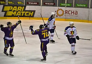 Могилевские хоккеисты продолжают сохранять шансы на выход в плей-офф