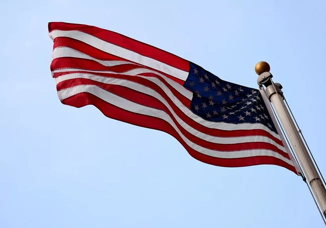 Посольство США в Беларуси приостановило оказание всех визовых услуг