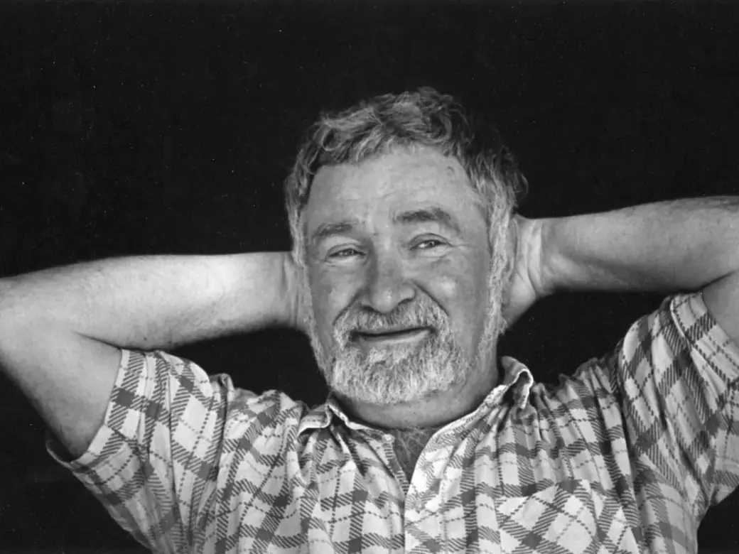 Ефим Евелевич Драбкин, более известный под псевдонимом Эфраим Севела, родился 8 марта 1928 года в Бобруйске. Советский писатель, сценарист, режиссер, продюсер. В 1971