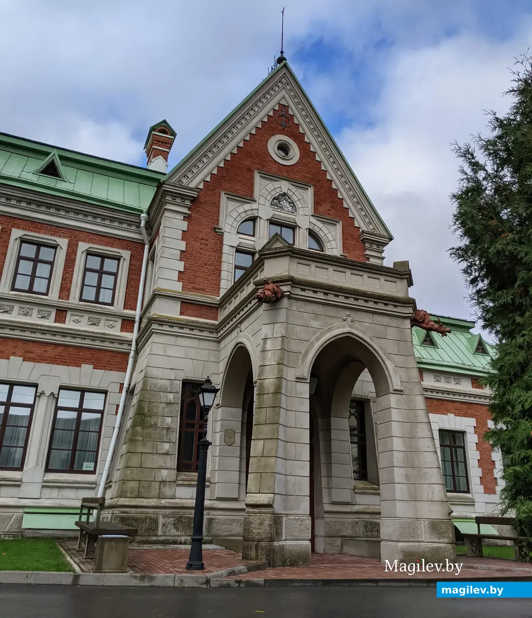 «Усадебно-парковый комплекс XIX века Козелл-Поклевских» в Красном Береге.