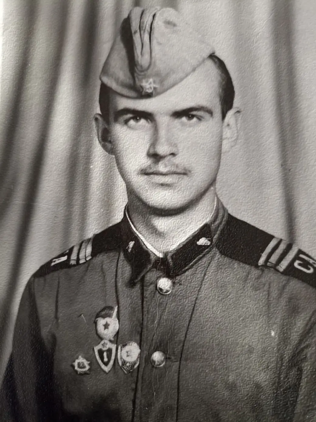 Курсант Тарасевич с погонами сержанта после «учебки»