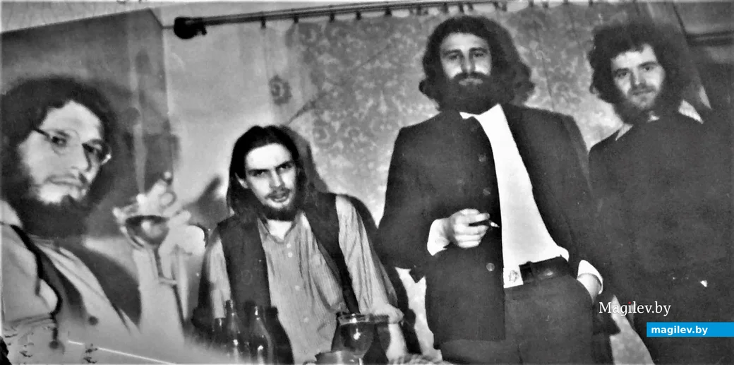 1980-е годы, Могилев. Саша Рипинский (справа) с товарищами.