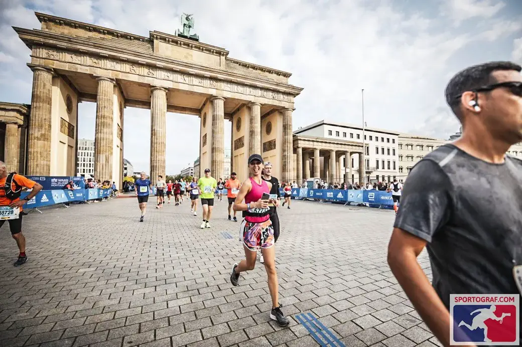 Наталья Поддячая на Берлинском марафоне 2021.