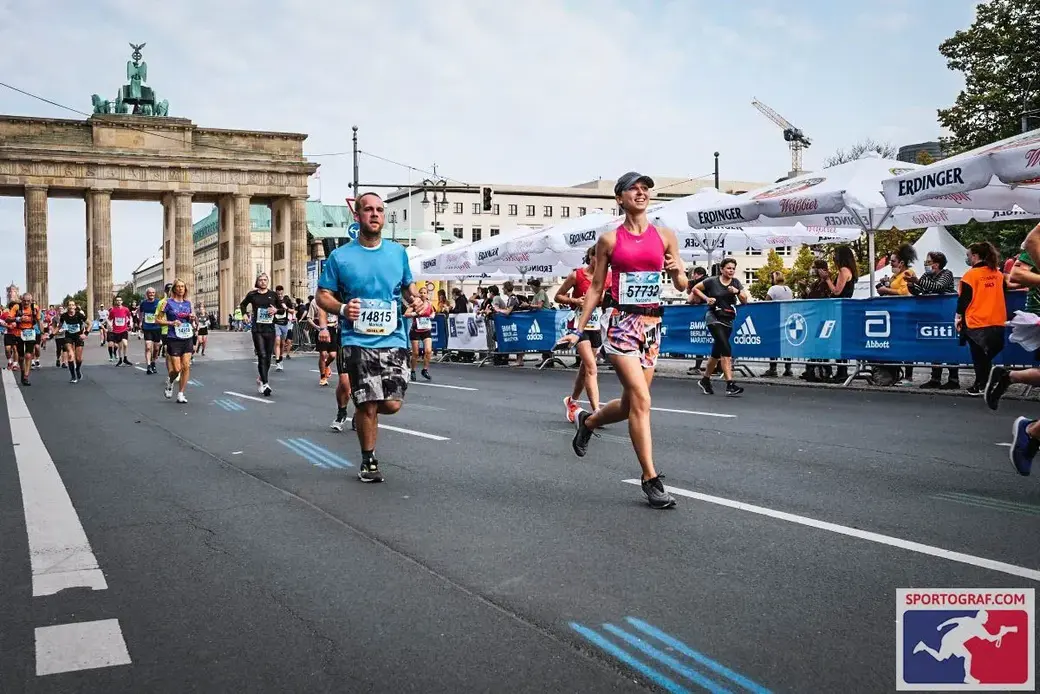 Наталья Поддячая на Берлинском марафоне 2021.