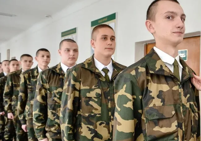 Повестка в армию: кто ее может получить? Комментарий военкома Могилевской области