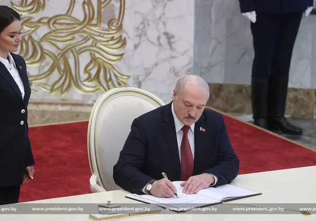 Новая Конституция Беларуси вступит в силу 15 марта
