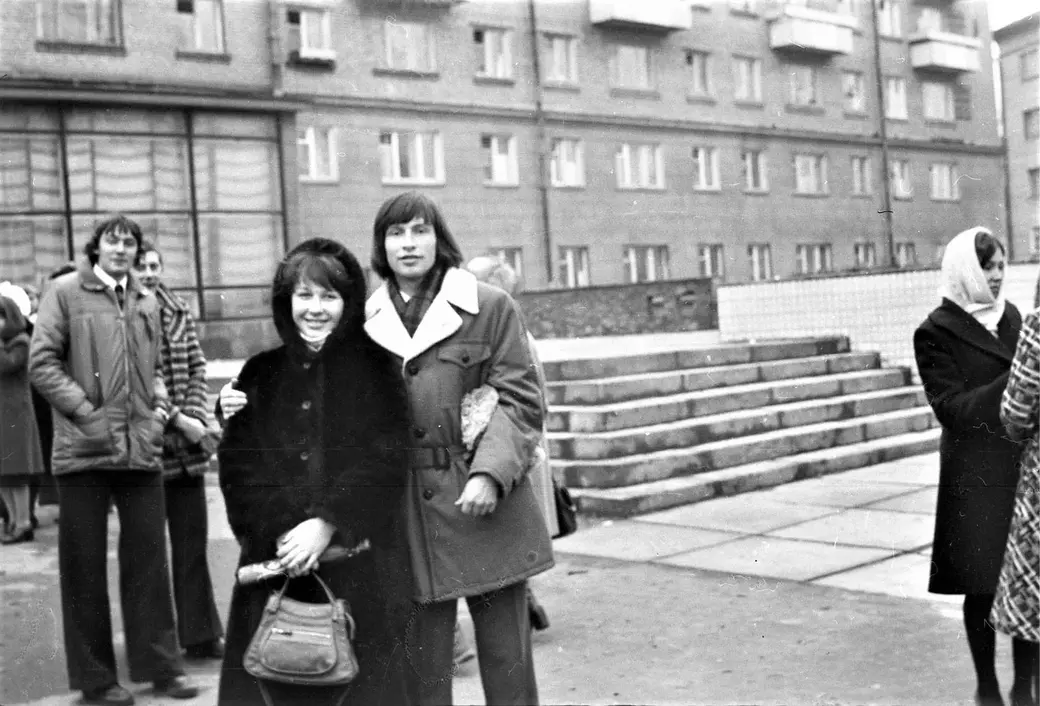 Рядом с «Березкой» и вместе с любимой девушкой. Об этом можно было только мечтать! Могилев, середина 1970-х. Из архива Игоря Дыдышко