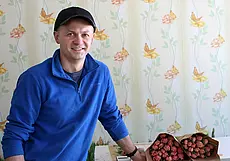 «Перекупщики «переобуваются» в полете…»: поговорили про новые правила торговли живыми цветами с их производителем