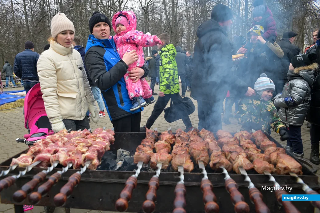 06.03.2022. Бобруйск. Театрализованный праздник «Масленица» в городском парке культуры и отдыха