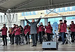 От вальсов до популярных хитов поп-музыки: концерт на площади Единства в Могилеве