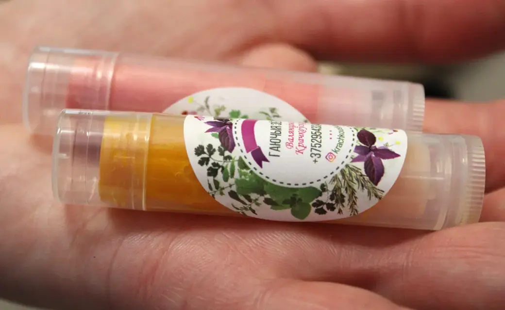 Гигиеническая помада на основе пчелиного воска.