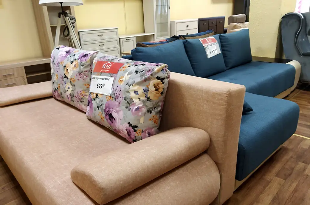 12.03.2022 год. Могилев. Магазин Ами Мебель по бульвару Непокоренных.