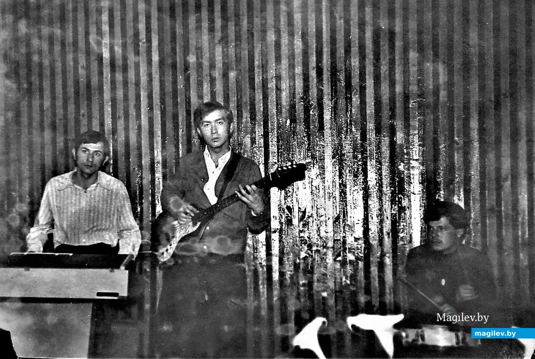 Быков, Китун, Готман в кафе «Молодежное», что было на Советской площади. Могилев, 1970-е годы.