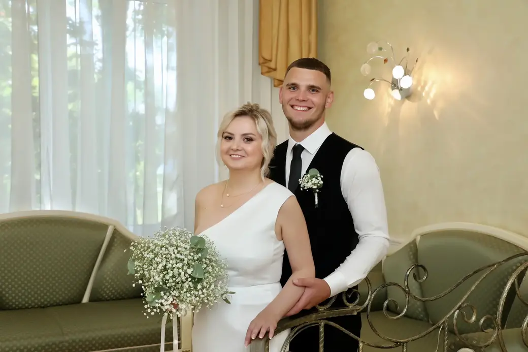 12 августа 2022 года узаконили свои отношения 22-летняя Александра и 21-летний Егор Орешко.