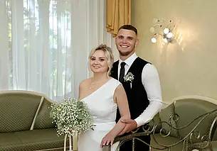 «Пришел к ней в батутный парк»: свадебная пара недели