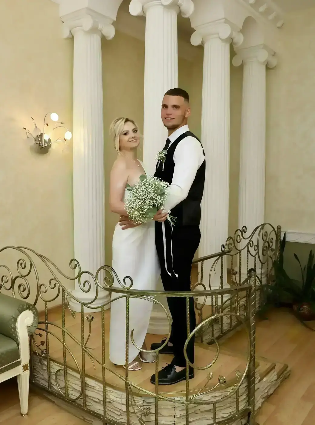 12 августа 2022 года узаконили свои отношения 22-летняя Александра и 21-летний Егор Орешко.