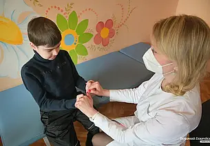 Ночной энурез и нервные тики. На вопросы родителей отвечает детский невролог