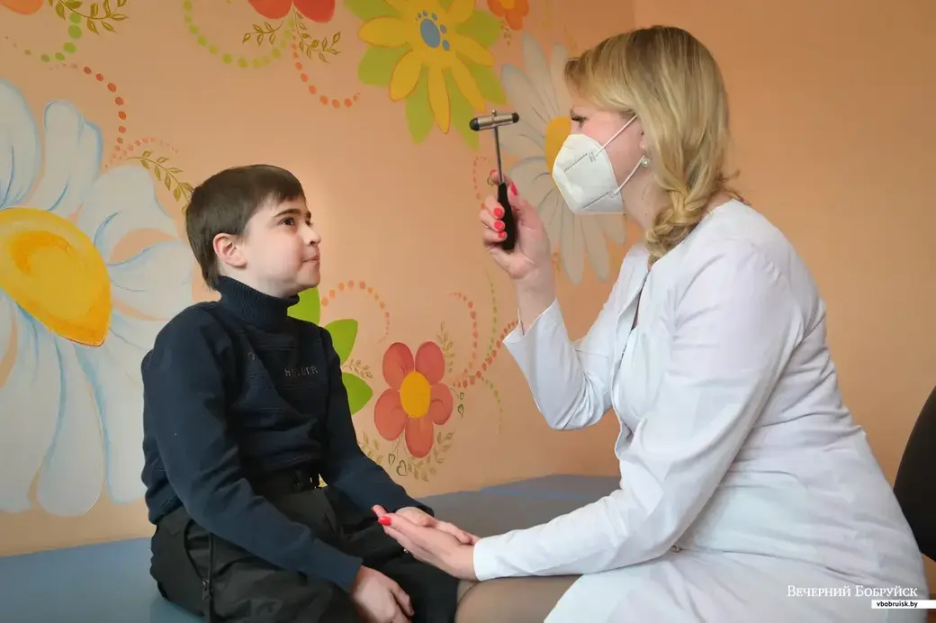 Врач-невролог детской поликлиники №1 Бобруйска Екатерина Климович ведет прием.