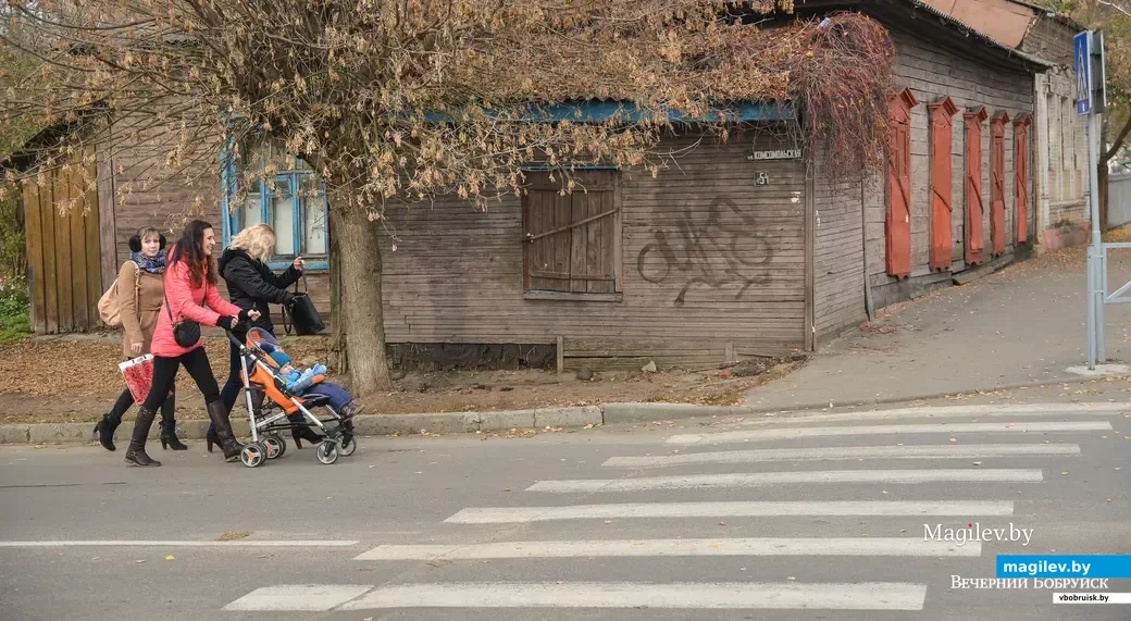 Дом на пересечении Пушкина и Комсомольской в 2015 году, фото нашего фотокорреспондента.