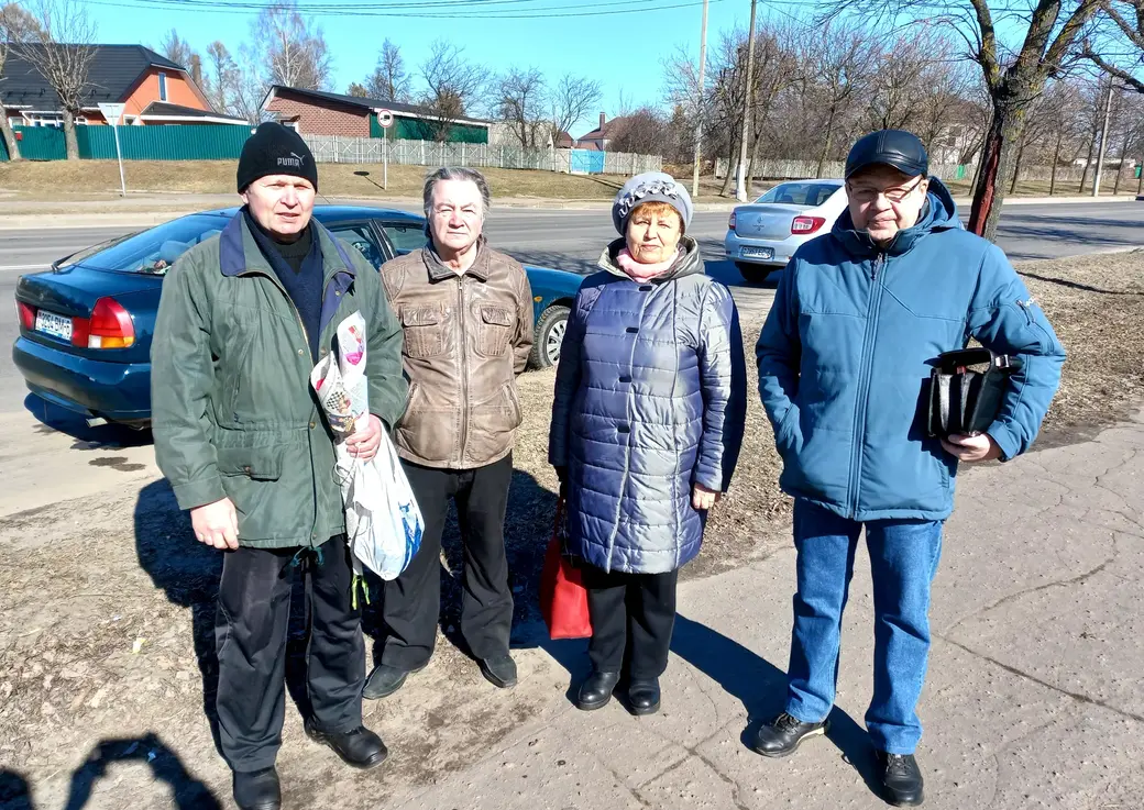 18.03.2022 г. Могилев. Друзья собираются проводить Толика в последний путь.