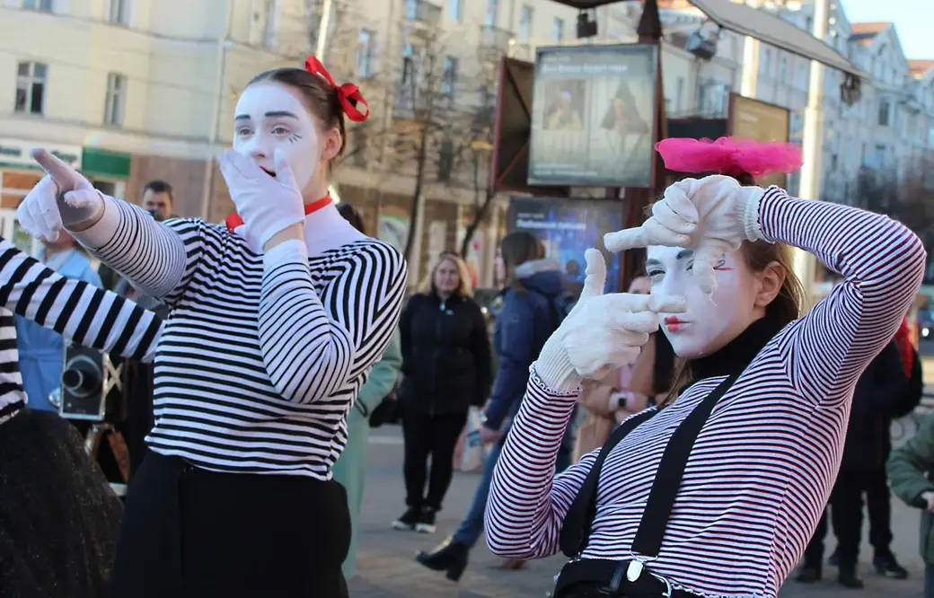 21.03.2022 год. Открытие Международного молодежного театрального форума «M@rt-контакт».