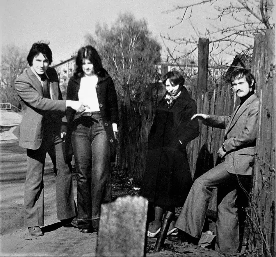 1975 г., Могилев, ул. Чехова. Сергей Лосихин – слева.