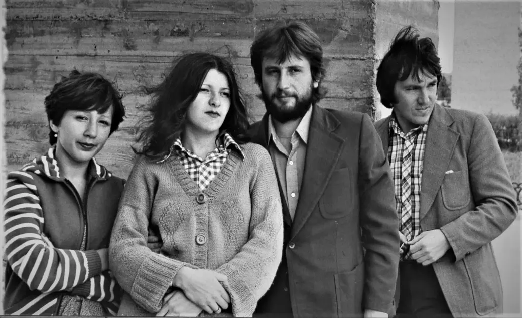 Серега Лосихин с друзьями на проспекте Шмидта. Могилев, 1976 год.