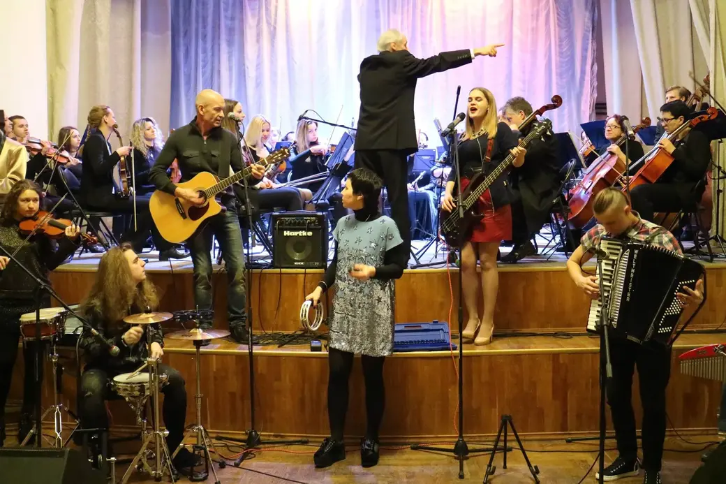 Могилевская городская капелла Сергея Лищенко и группа Сергея Коноплева:«Smoke On The Water». Могилев, городской центр культуры и досуга, 2018 год.