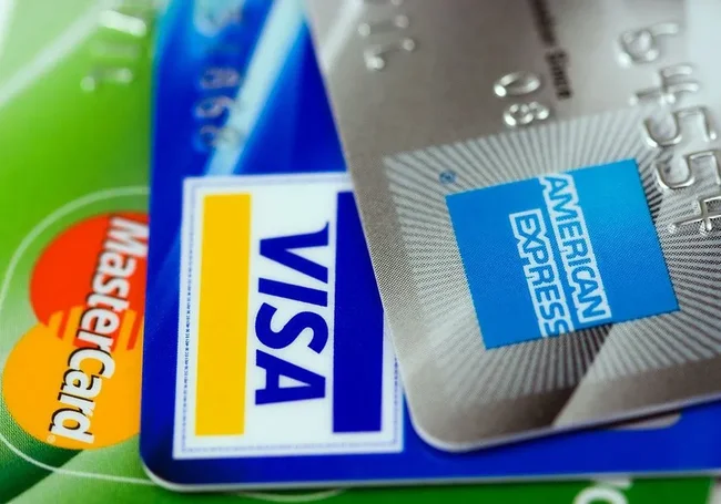 В поездах городских линий картами VISA и Mastercard банков-нерезидентов проезд теперь не оплатить