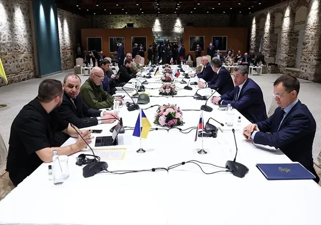 В Стамбуле завершился первый день переговоров Украины и России