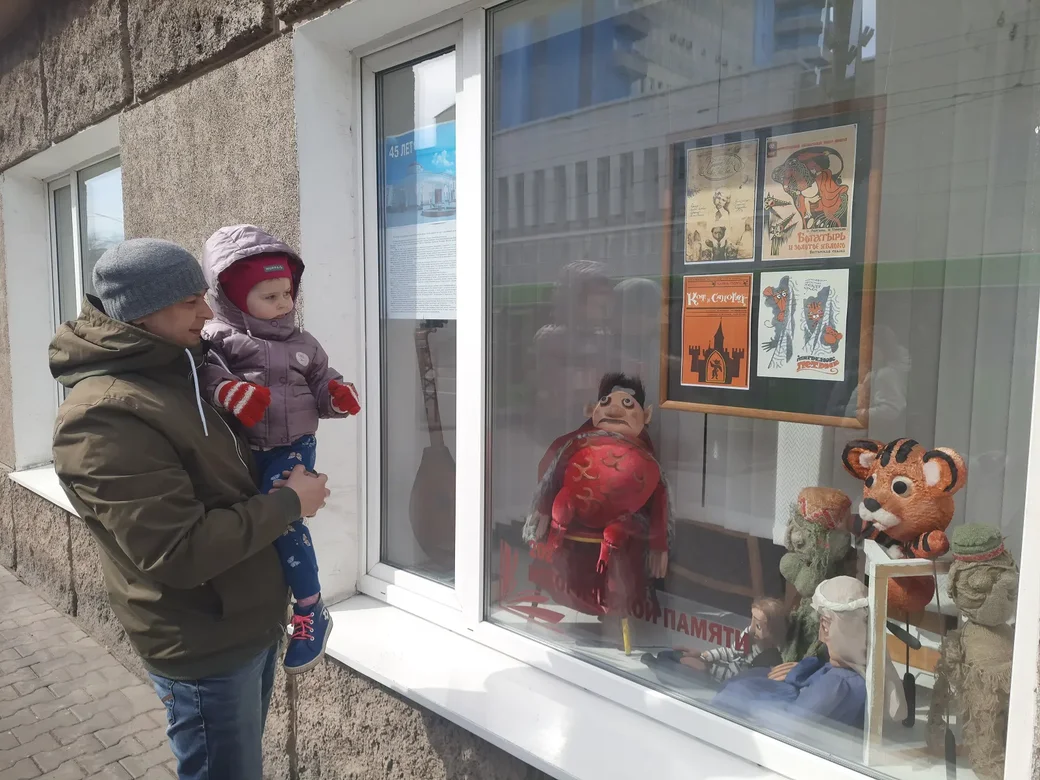 3.04.2022г. Могилев, библиотека К.Маркса. Выставка театральных кукол «Такие разные куклы»
