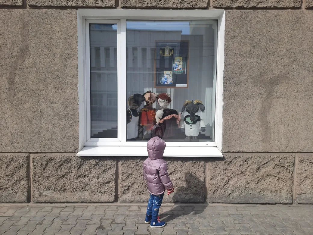 3.04.2022г. Могилев, библиотека К.Маркса. Выставка театральных кукол «Такие разные куклы»