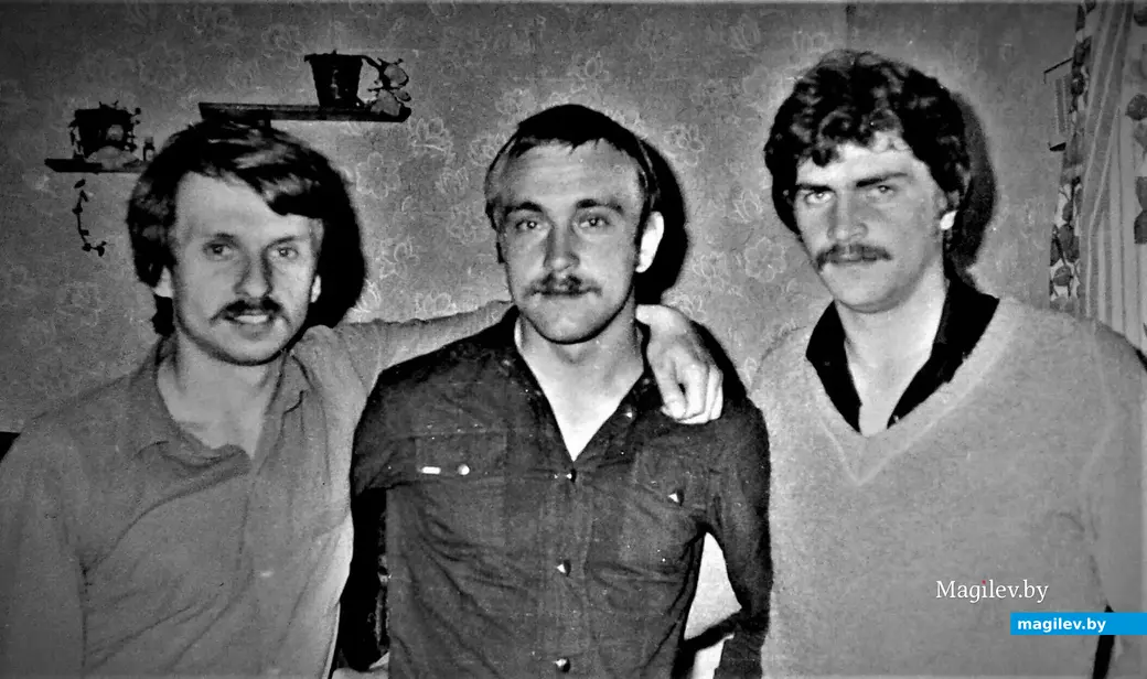 Сергей Пароход (слева) умел не только отлично шить штаны, но и ладить с людьми. Могилев 1970-е годы.