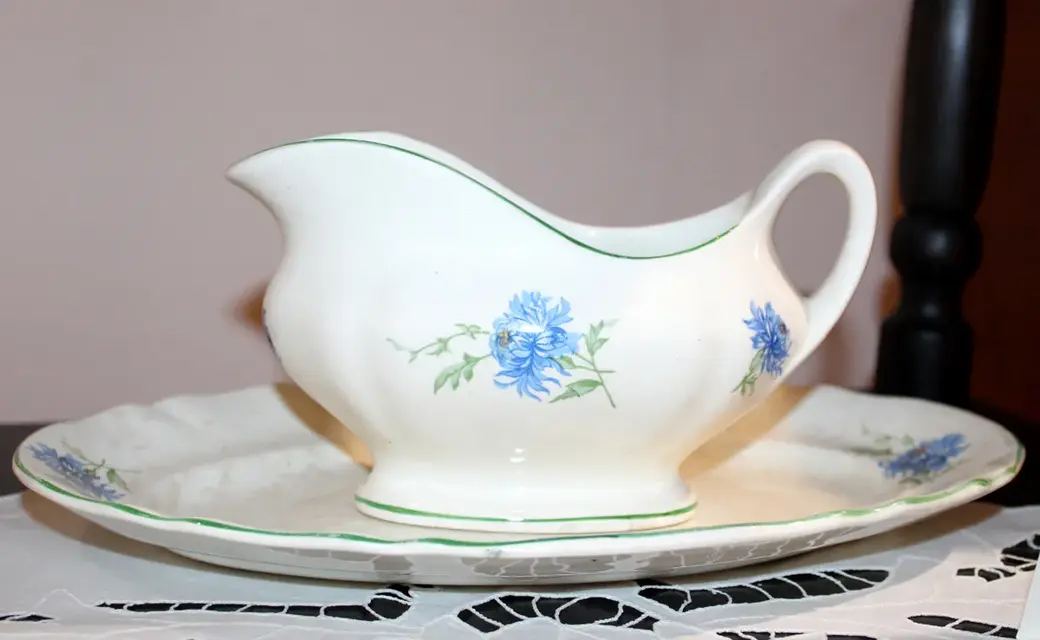 5.04.2022 год. Могилев. Этнографический музей. Выставка «История посуды: эпоха и стиль».