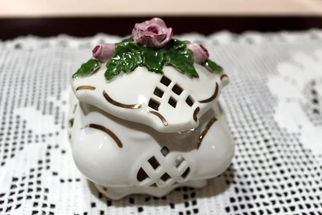 5.04.2022 год. Могилев. Этнографический музей. Выставка «История посуды: эпоха и стиль».