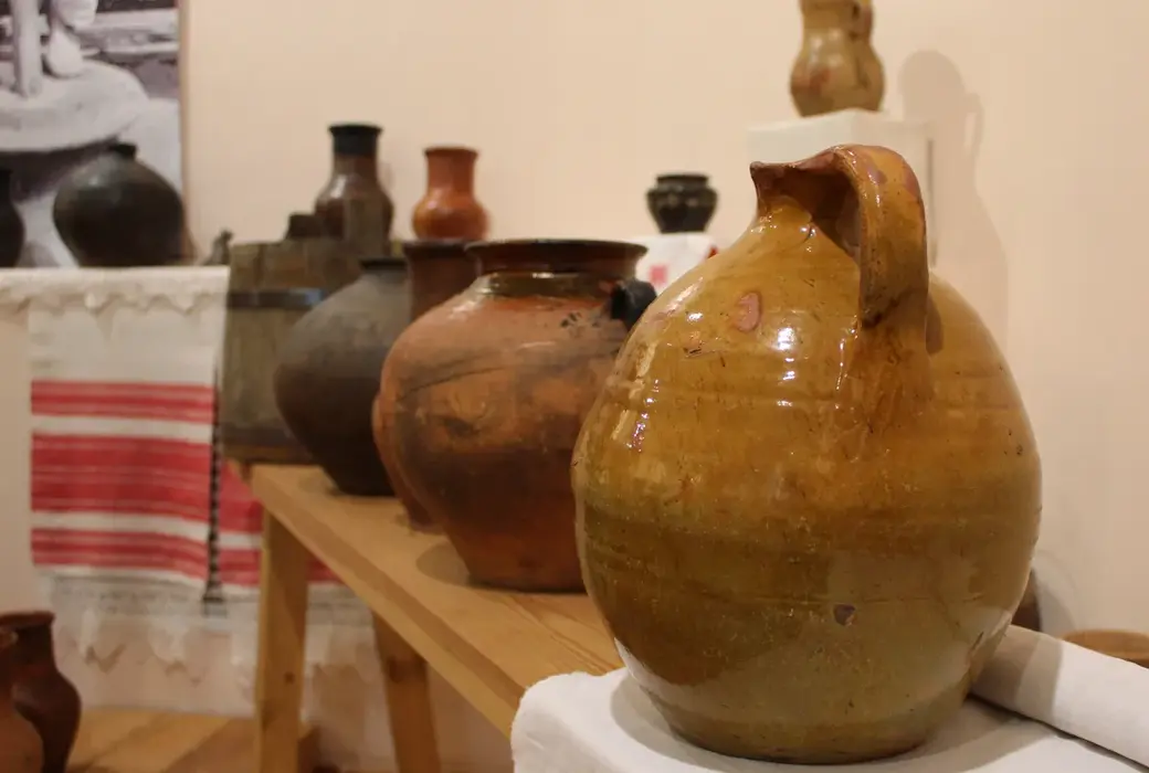 5.04.2022 год. Могилев. Этнографический музей. Выставка «История посуды: эпоха и стиль».