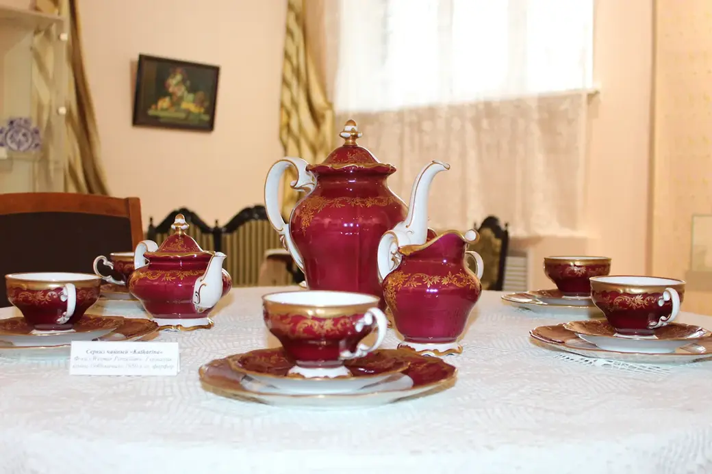 5.04.2022 год. Могилев. Этнографический музей. Выставка «История посуды: эпоха и стиль».